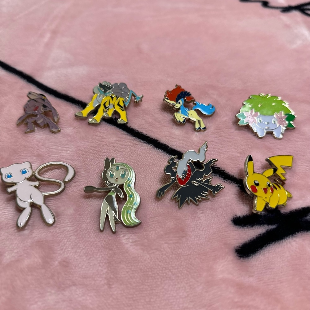 Pokémon Pins Bundle - Picture 1 of 10